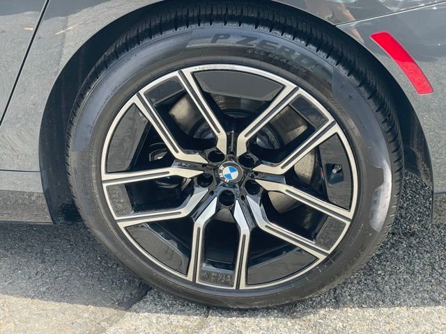 Used 2026 BMW 740i xDrive w/ Premium Package AWD/4WD image 28