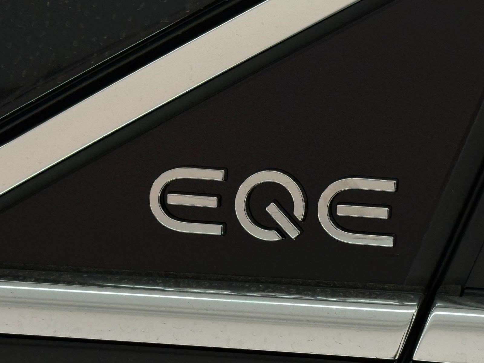 New 2027 Mercedes-Benz EQE 320 4MATIC SUV image 32