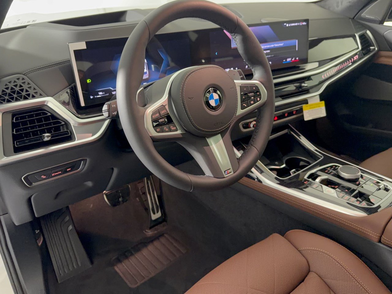 New 2027 BMW X7 xDrive40i w/ M Sport Package AWD/4WD image 4