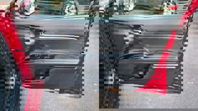 Used 2018 Toyota Camry XLE FWD image 35