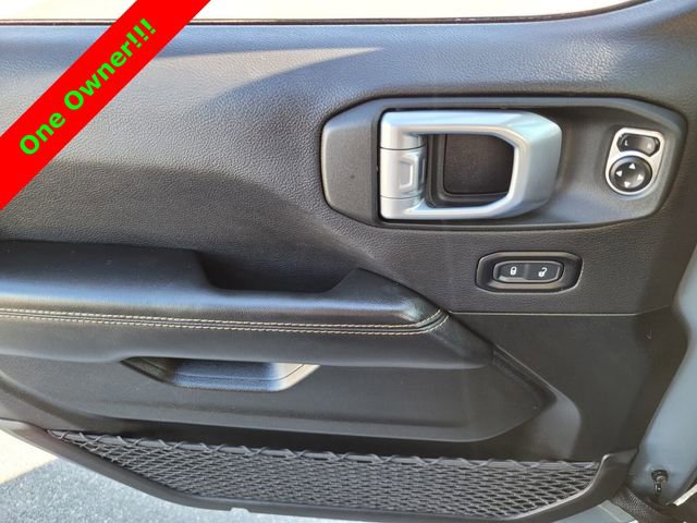 Used 2024 Jeep Wrangler Sahara image 27