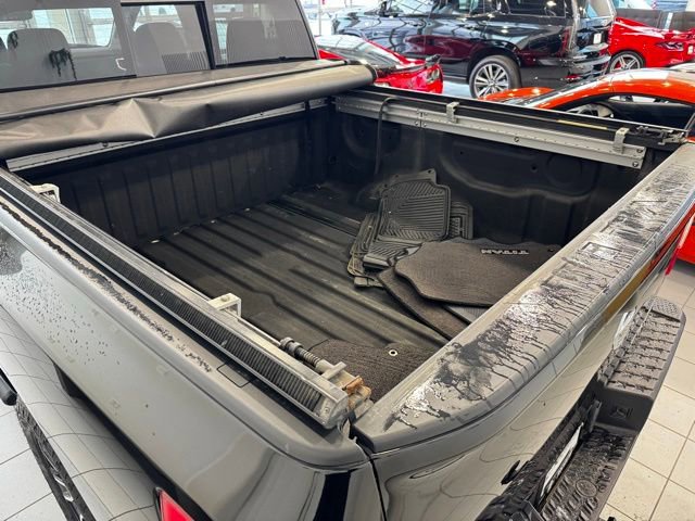 Used 2020 Nissan Titan SV image 41