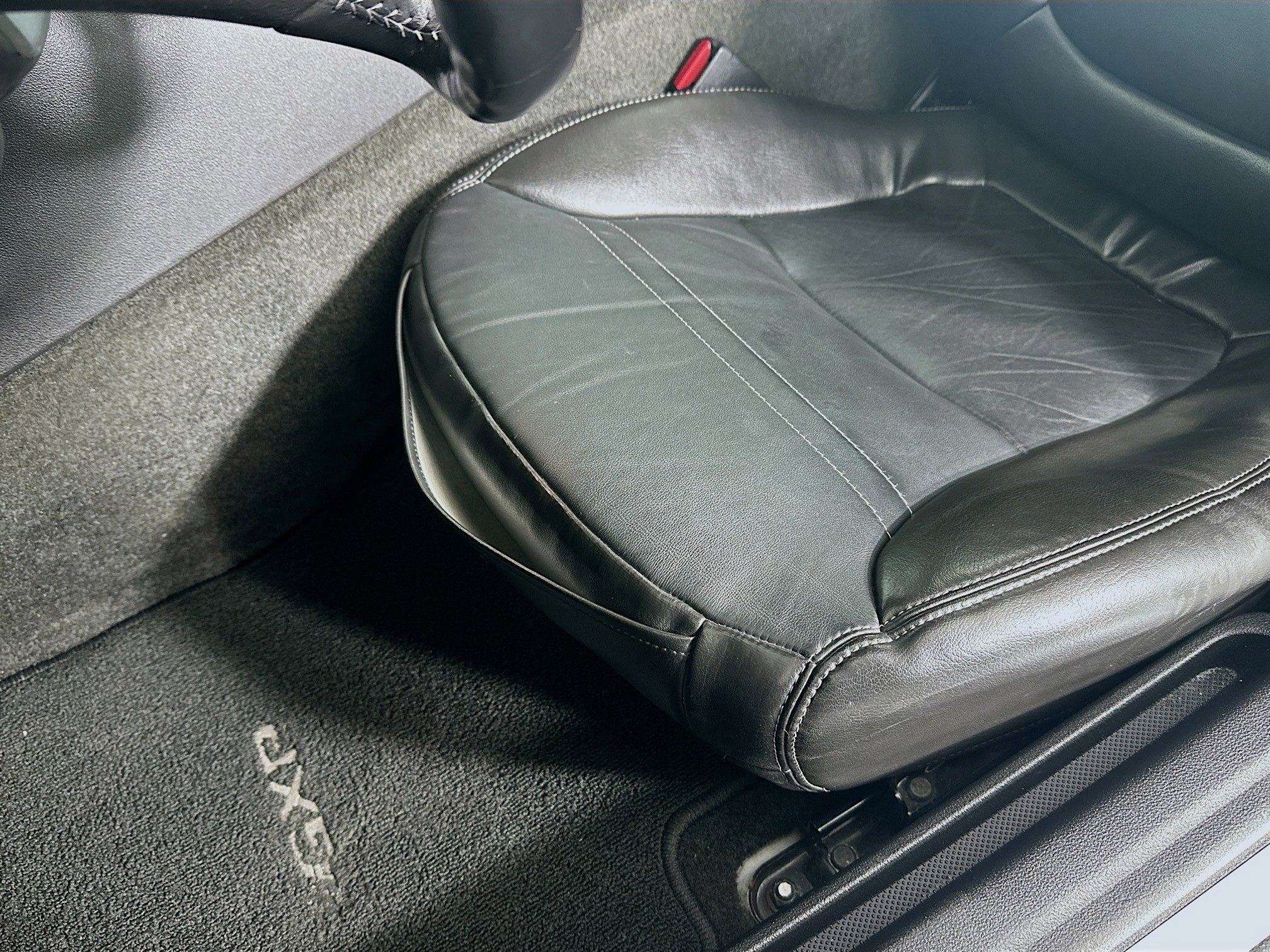 Used 2008 Pontiac Solstice GXP w/ Premium Package image 24