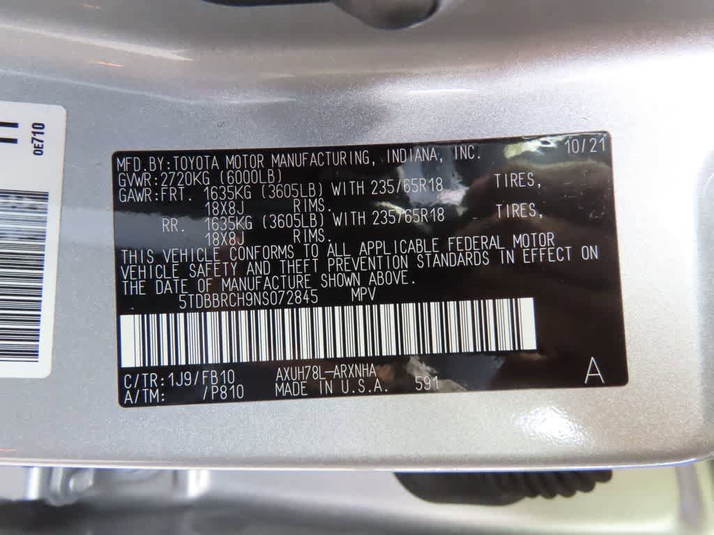 Used 2022 Toyota Highlander LE AWD/4WD image 29