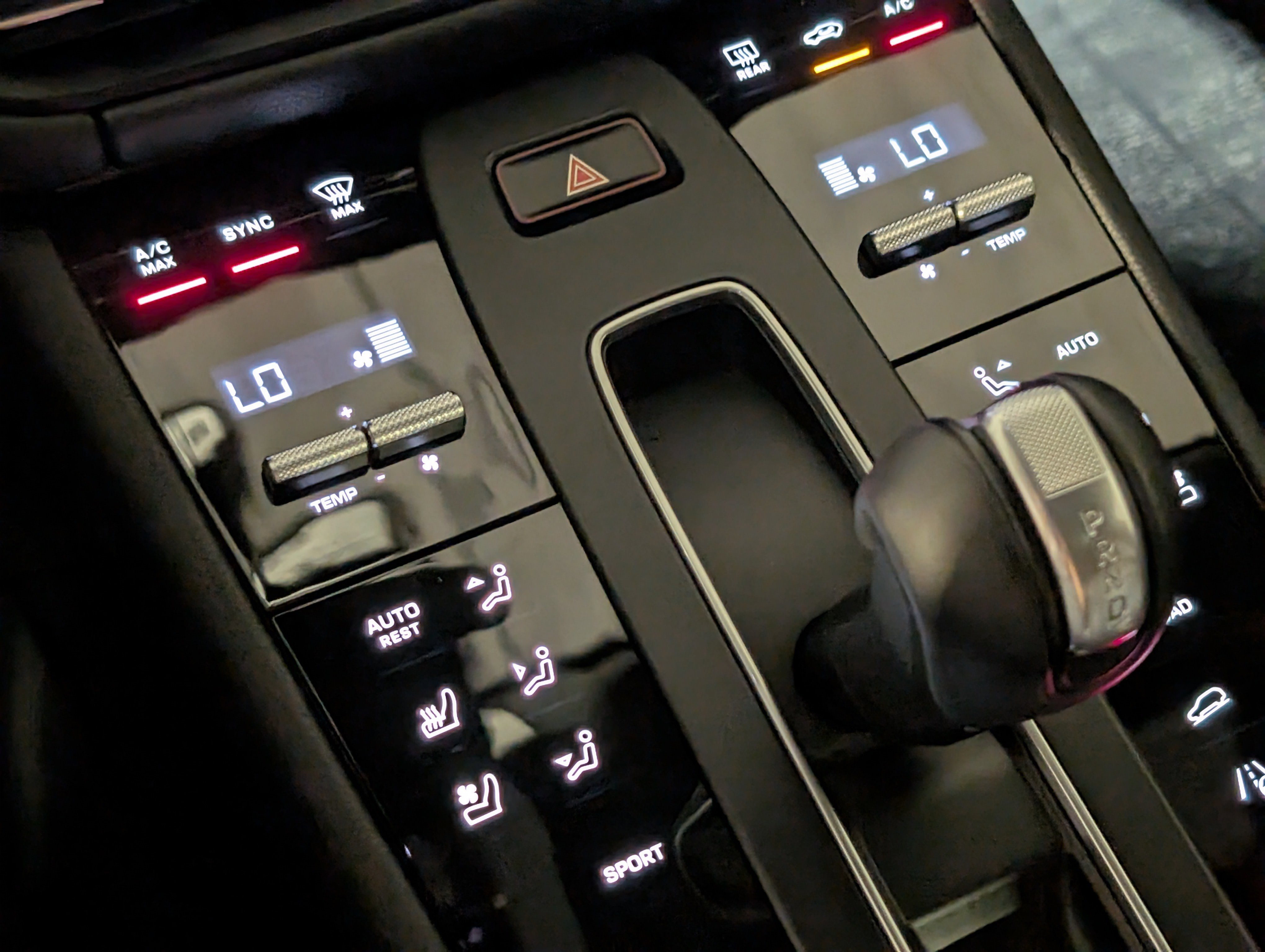 Certified 2025 Porsche Macan image 41