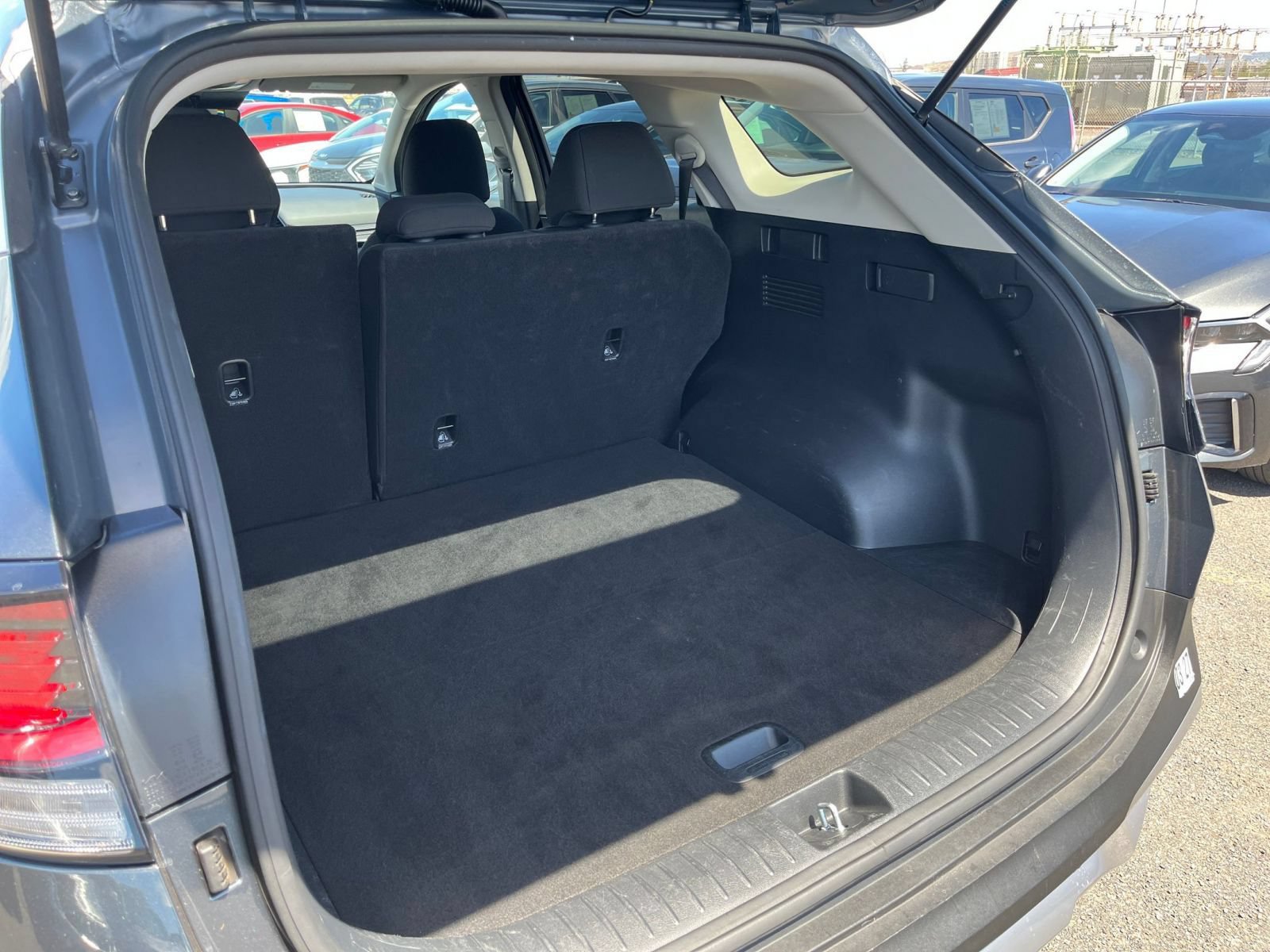 Used 2025 Kia Sportage LX FWD image 28
