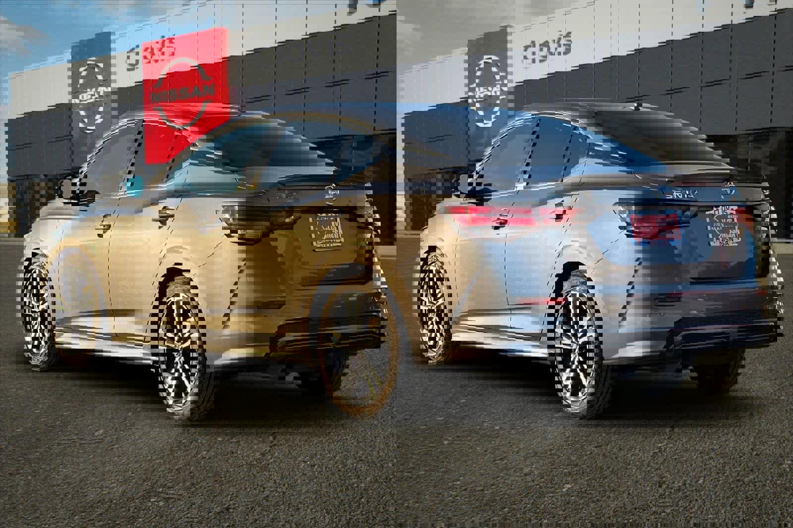 Used 2021 Nissan Sentra SR image 7