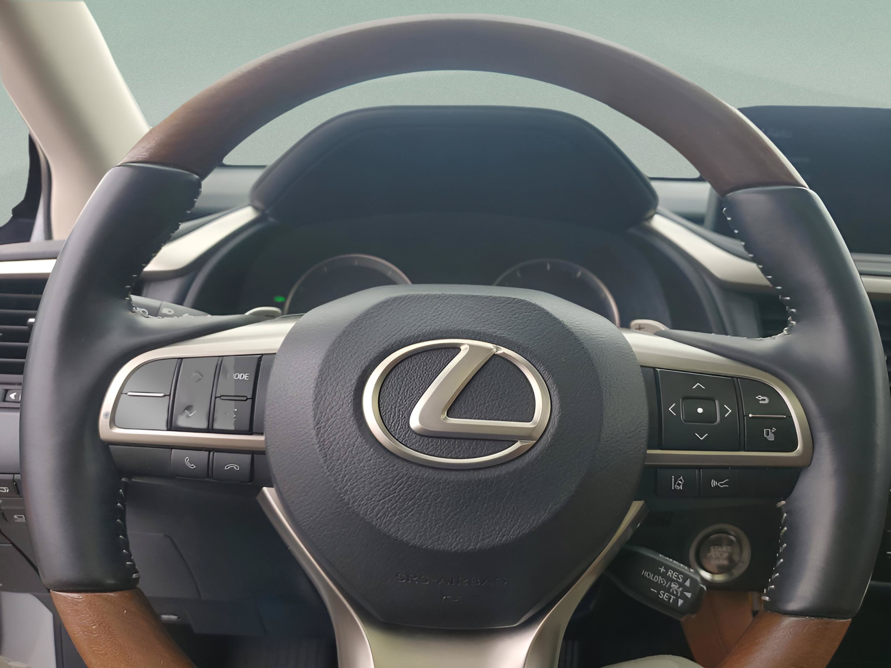 Used 2022 Lexus RX 350L Premium w/ Premium Package AWD/4WD image 21