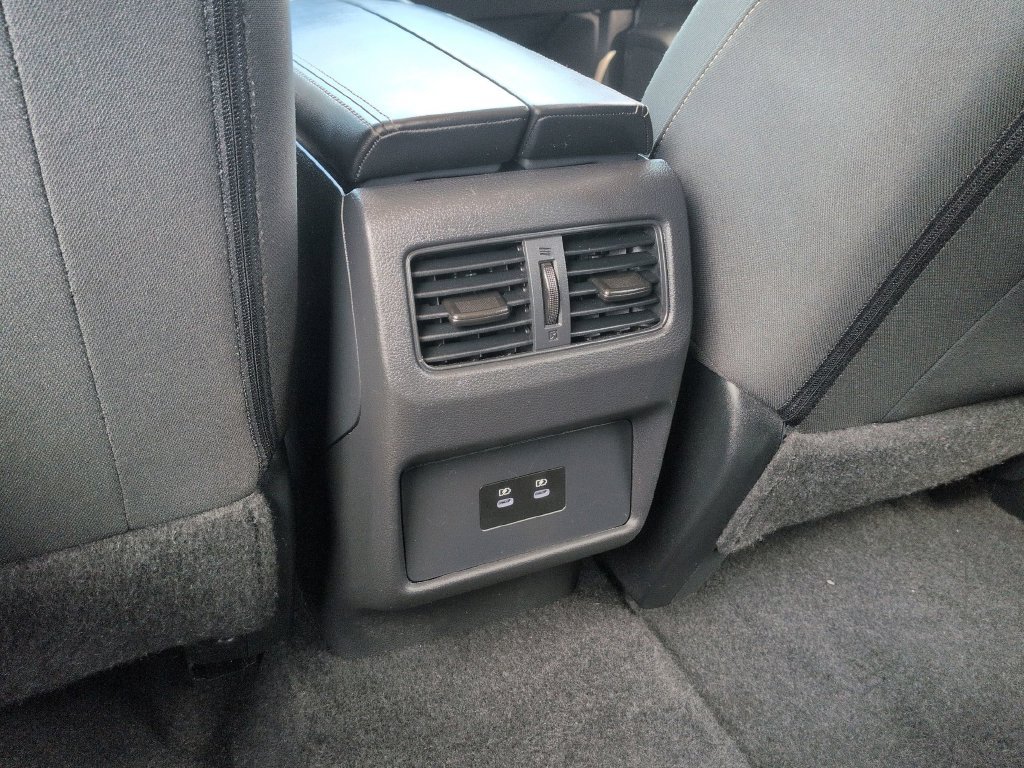 Used 2025 Nissan Rogue SV AWD/4WD image 31