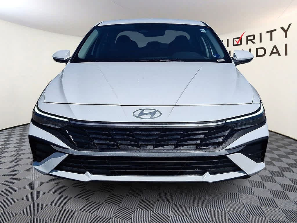 New 2026 Hyundai Elantra Hybrid FWD image 2