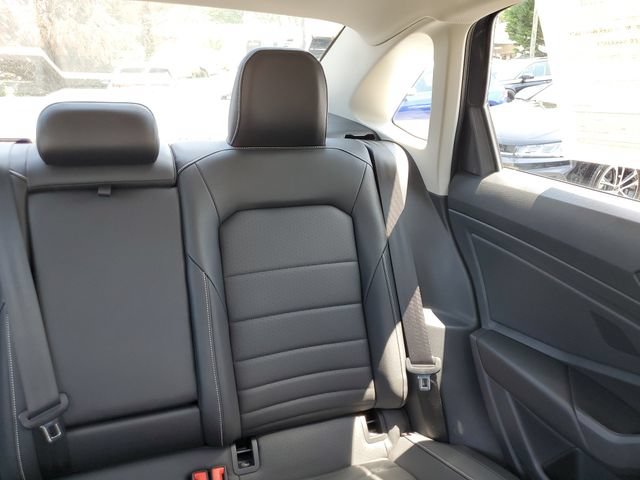 Used 2023 Volkswagen Jetta SE FWD image 12