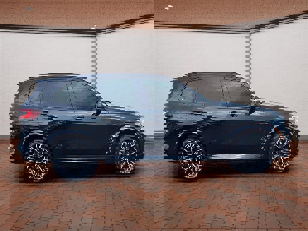 Used 2021 BMW X5 M w/ Executive Package image 30