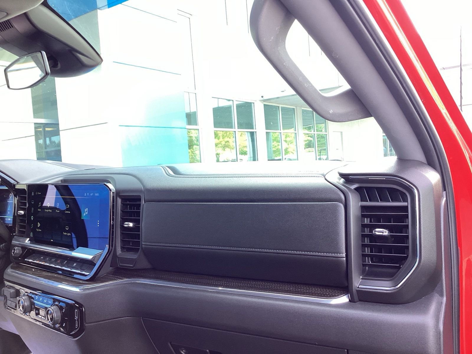 Used 2025 Chevrolet Silverado 1500 LT image 16