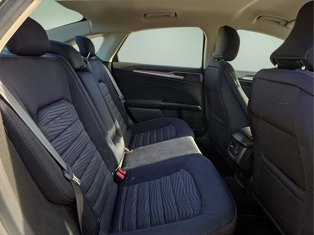 Used 2016 Ford Fusion SE image 13