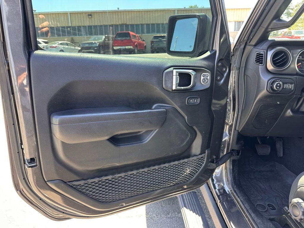 Used 2022 Jeep Gladiator Sport image 14