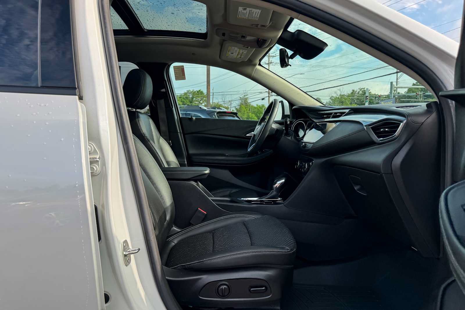 Used 2023 Buick Encore GX Essence w/ Advanced Technology Package AWD/4WD image 9