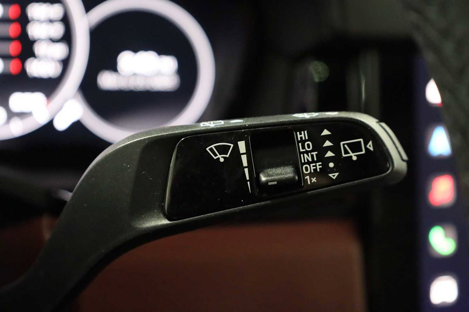 Used 2022 Porsche Cayenne image 30