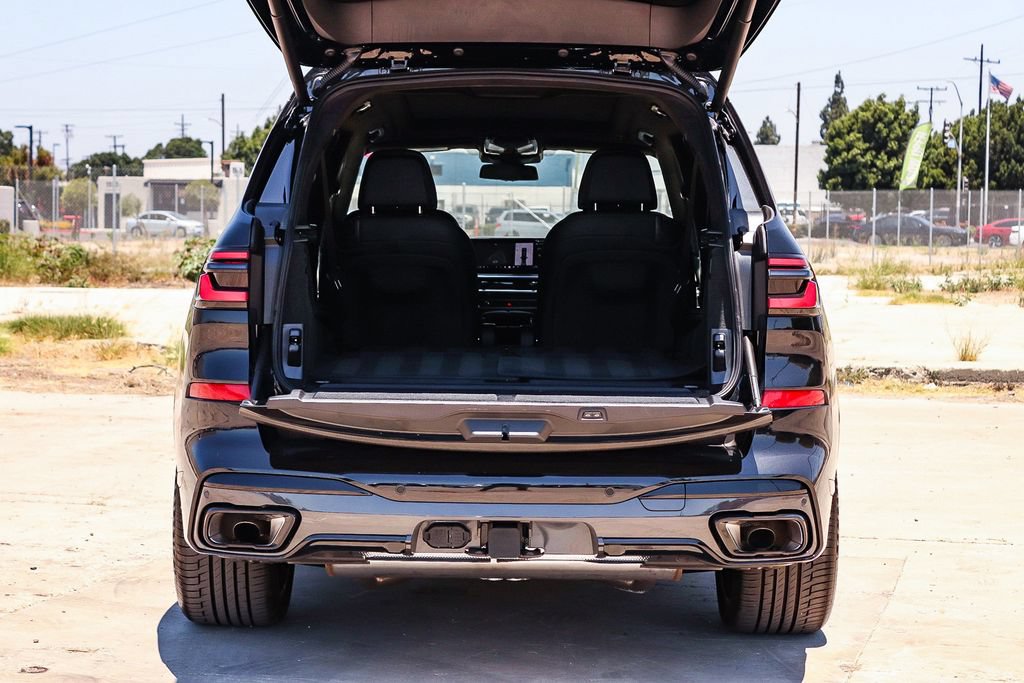 Used 2026 BMW X7 xDrive40i w/ M Sport Package AWD/4WD image 30