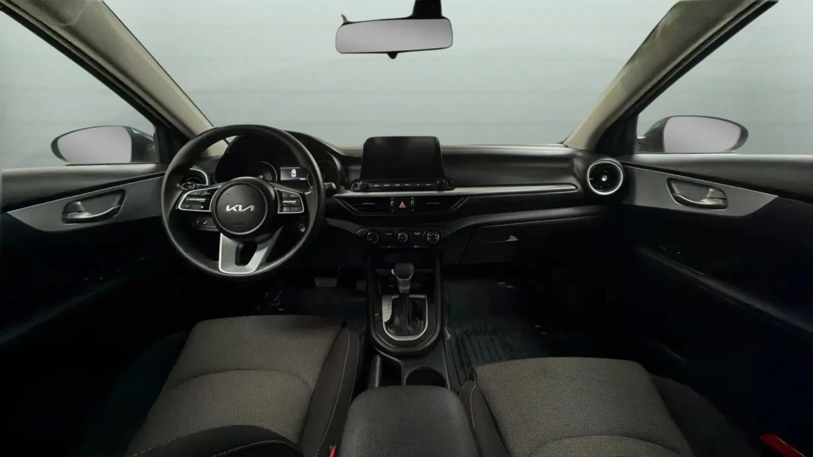 Used 2024 Kia Forte LXS w/ LXS Technology Package FWD image 9