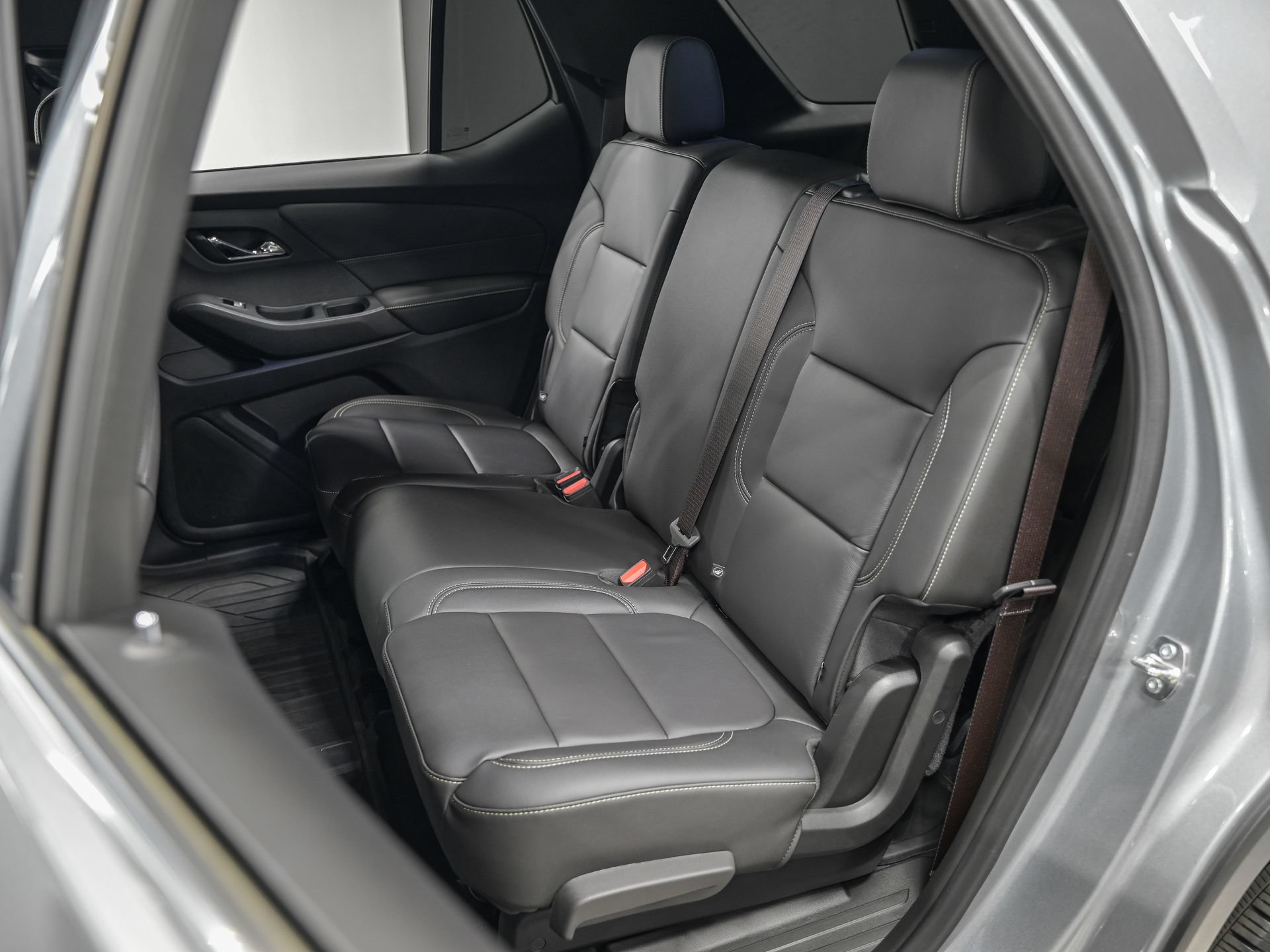 Used 2023 Chevrolet Traverse LT w/ LT Premium Package AWD/4WD image 27