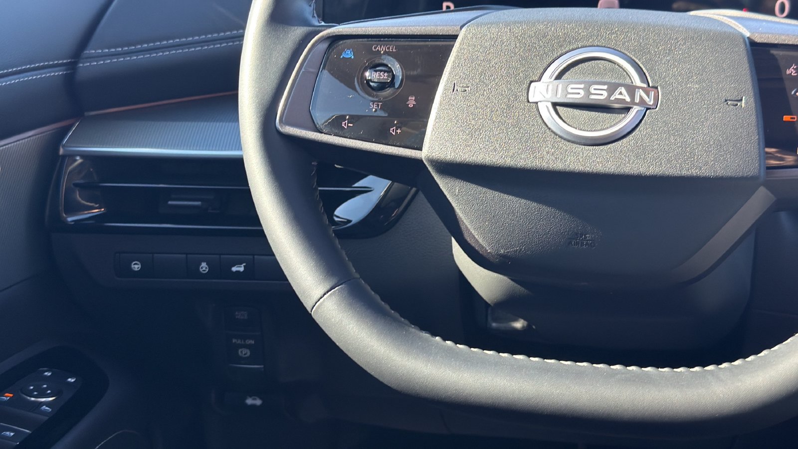 Used 2025 Nissan Murano SL w/ Cargo Package AWD/4WD image 16