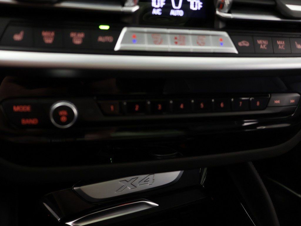 Used 2025 BMW X4 xDrive30i image 59