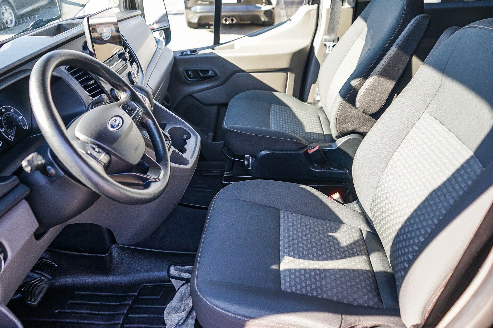 Used 2020 Ford Transit 350 XLT image 28