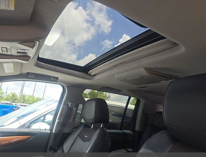 Used 2016 Cadillac Escalade ESV Luxury RWD image 4