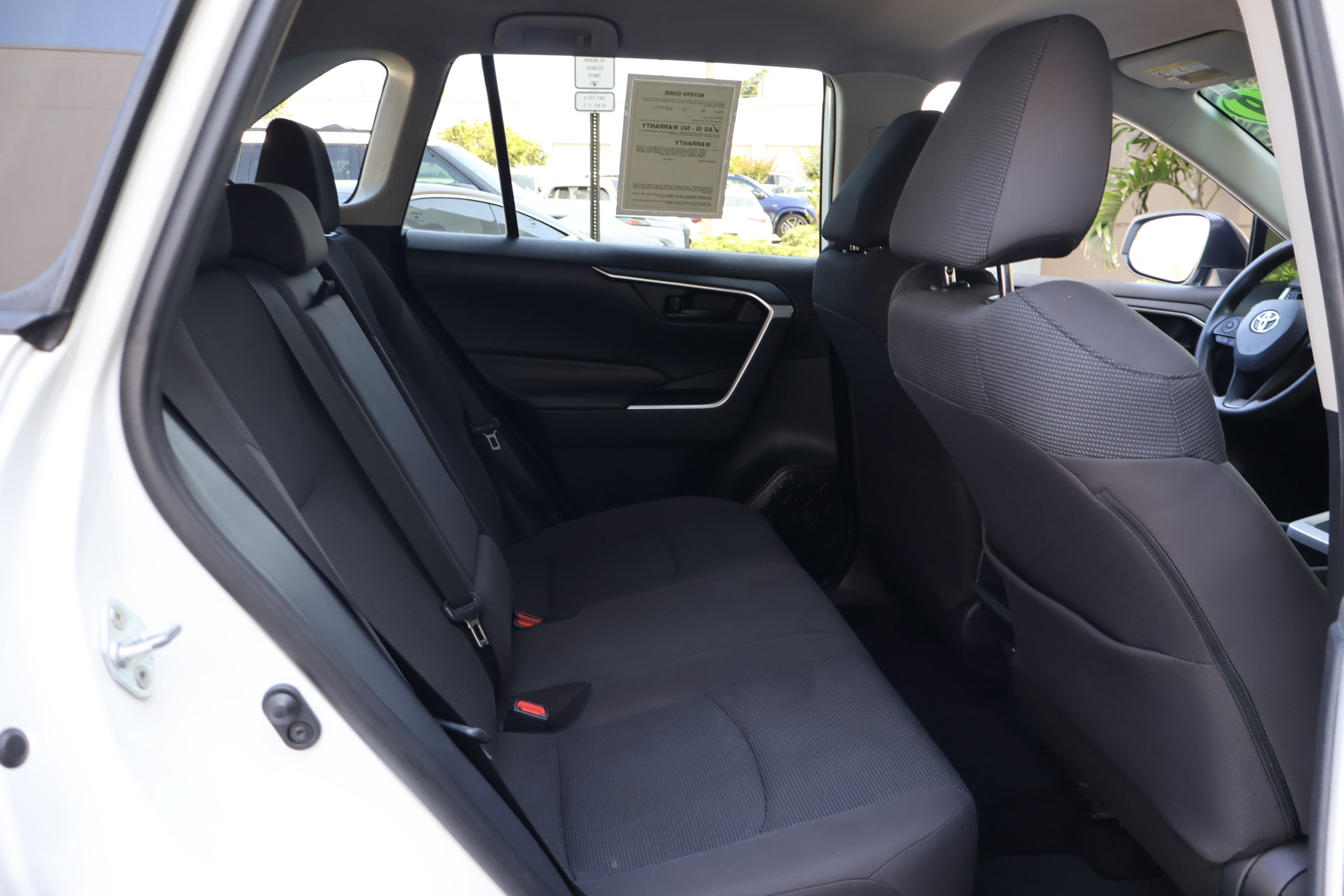 Used 2019 Toyota RAV4 LE FWD image 21