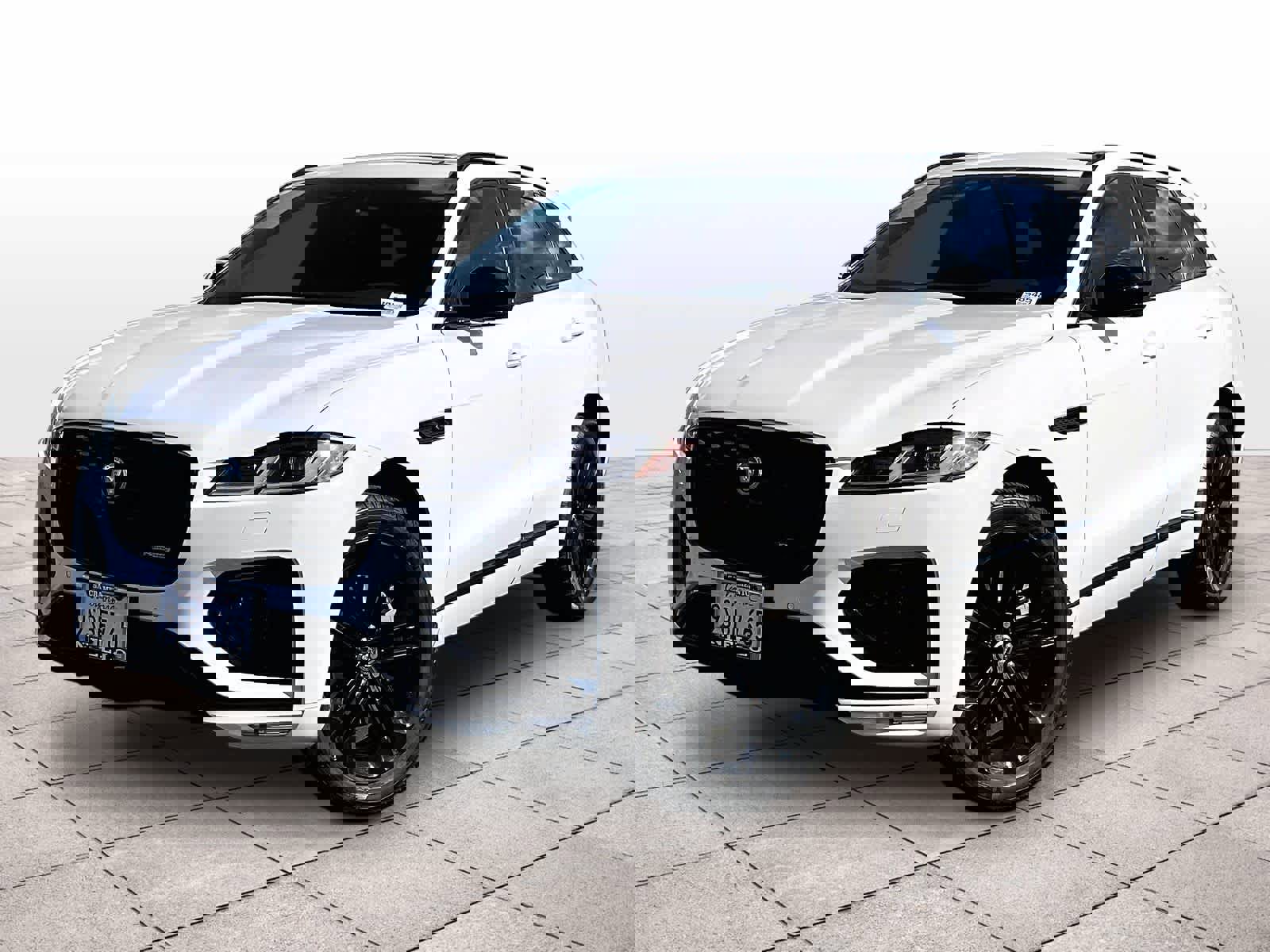 Used 2025 Jaguar F-PACE R-Dynamic S image 1