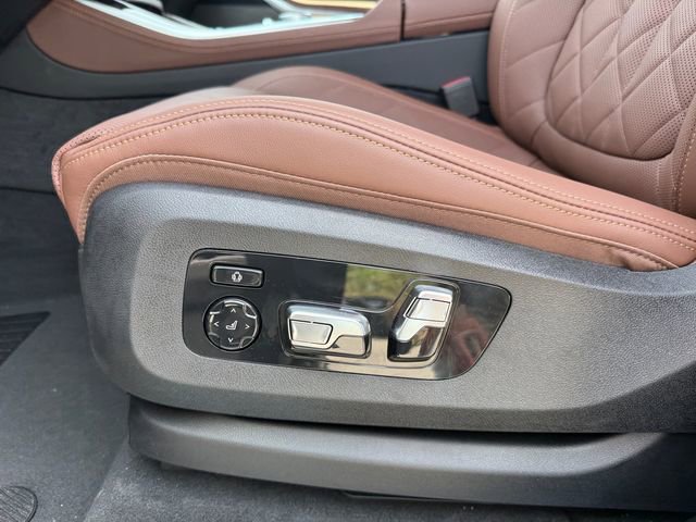 New 2026 BMW X5 xDrive40i w/ M Sport Package AWD/4WD image 23