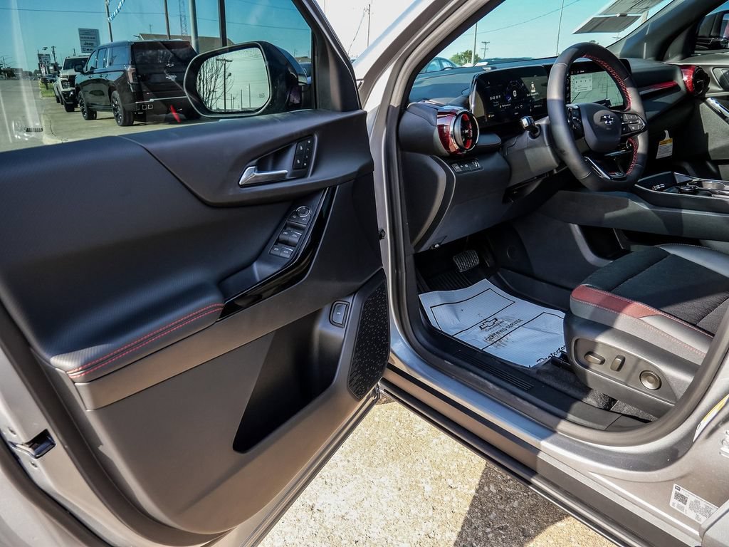 New 2027 Chevrolet Equinox RS w/ Safety and Technology Package FWD image 32