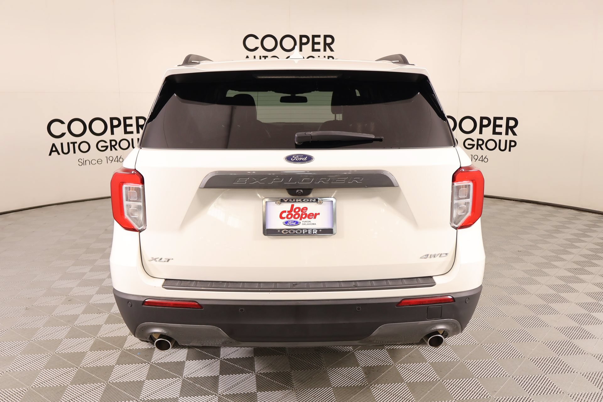 Used 2023 Ford Explorer XLT w/ Equipment Group 202A AWD/4WD image 23