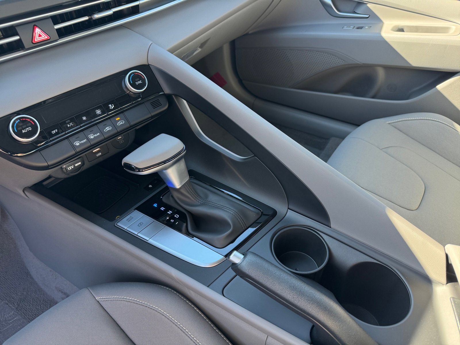 New 2025 Hyundai Elantra Sport image 14