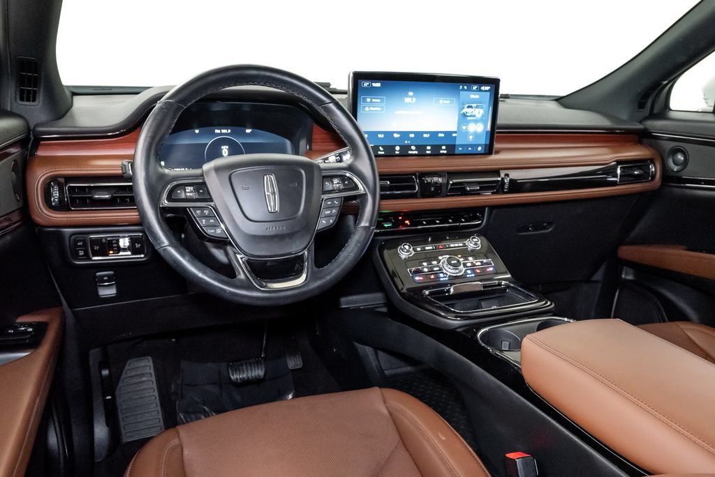 Used 2023 Lincoln Nautilus Reserve w/ Equipment Group 201A AWD/4WD image 7
