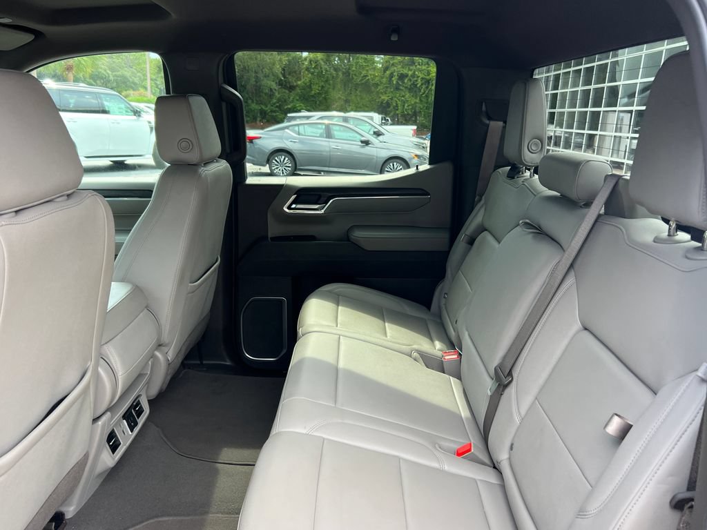 Used 2025 GMC Sierra 1500 SLT RWD image 15