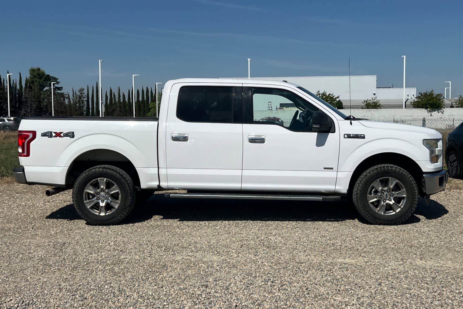 Used 2015 Ford F150 XLT w/ Equipment Group 302A Luxury AWD/4WD image 9
