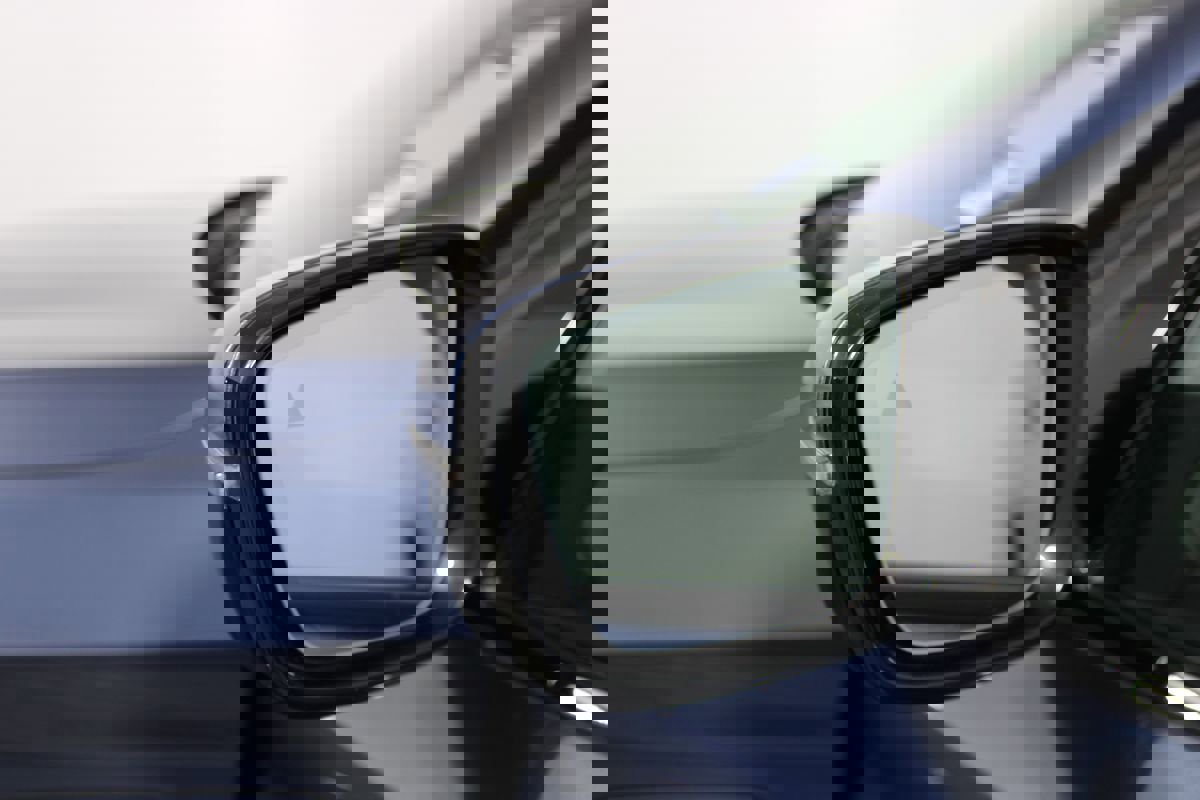 Used 2023 BMW 530e w/ M Sport Package image 31