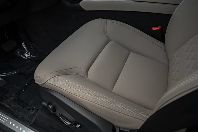 New 2026 Volvo XC90 T8 Core AWD/4WD image 31