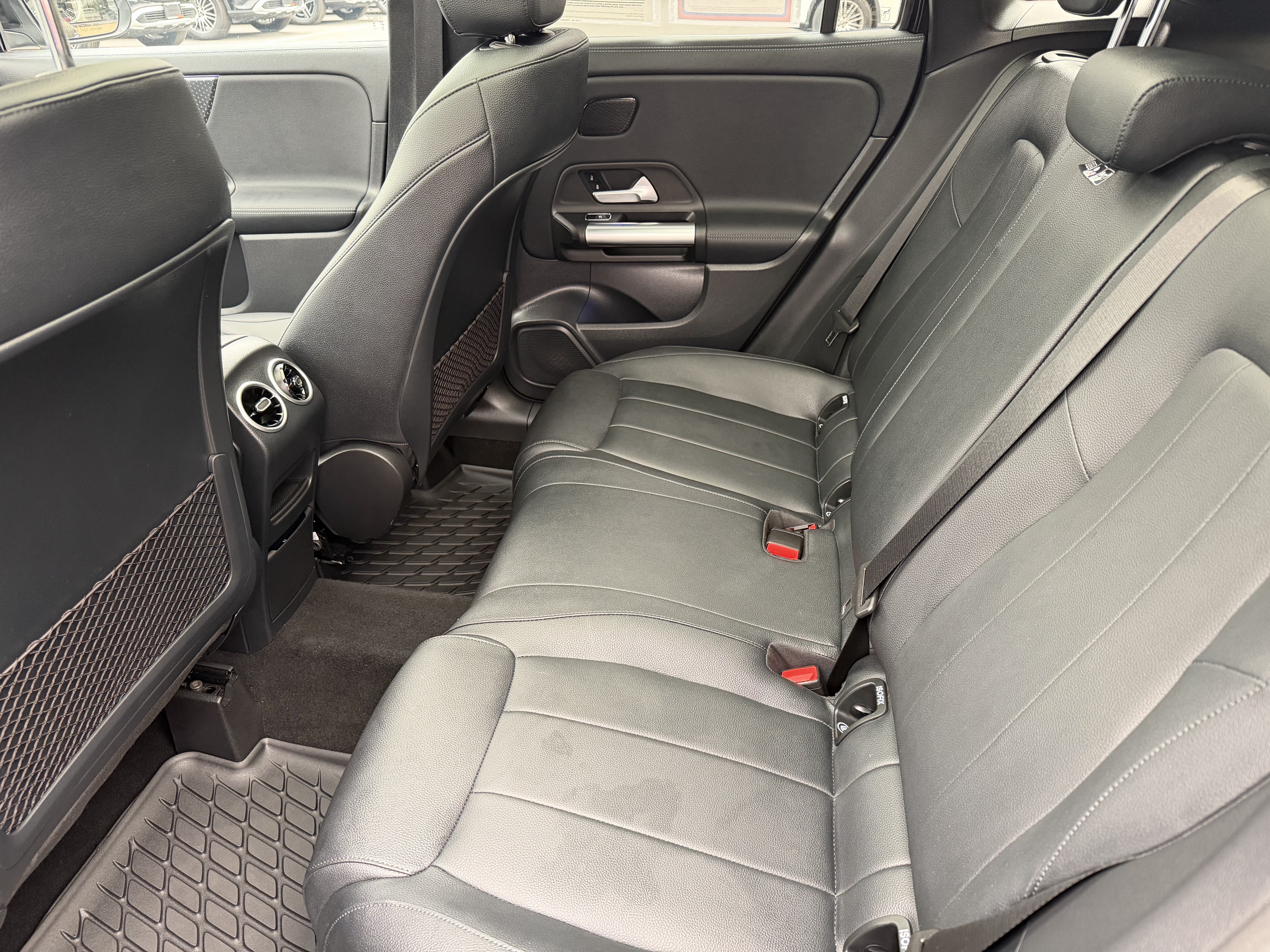 Certified 2025 Mercedes-Benz GLA 250 4MATIC image 25