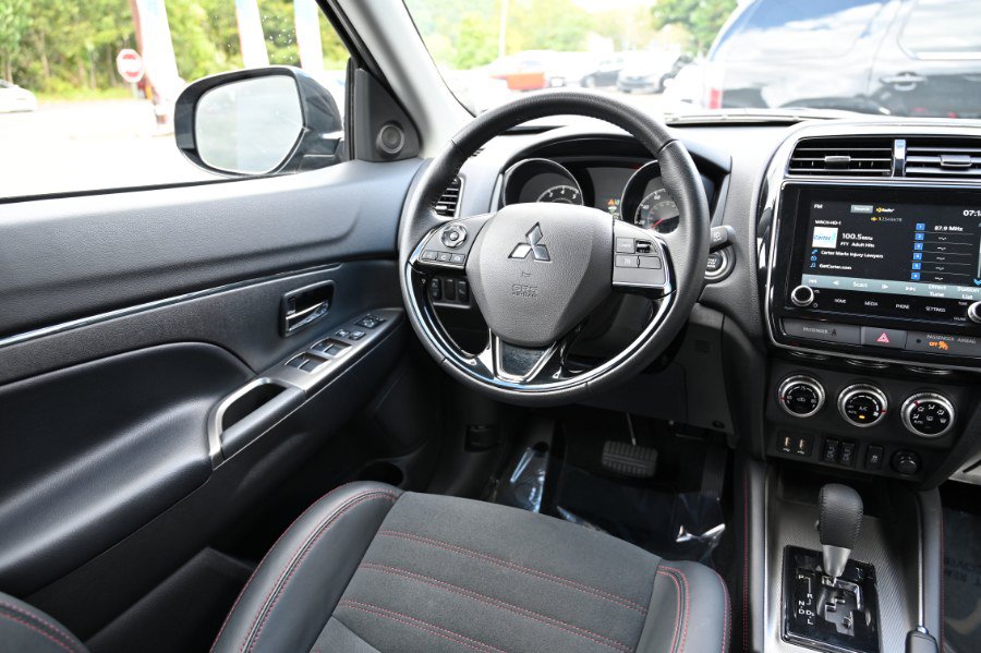 Used 2026 Mitsubishi Outlander Sport SE AWD/4WD image 11