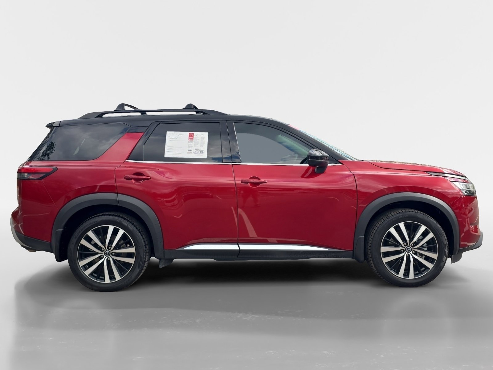 Used 2023 Nissan Pathfinder Platinum image 6