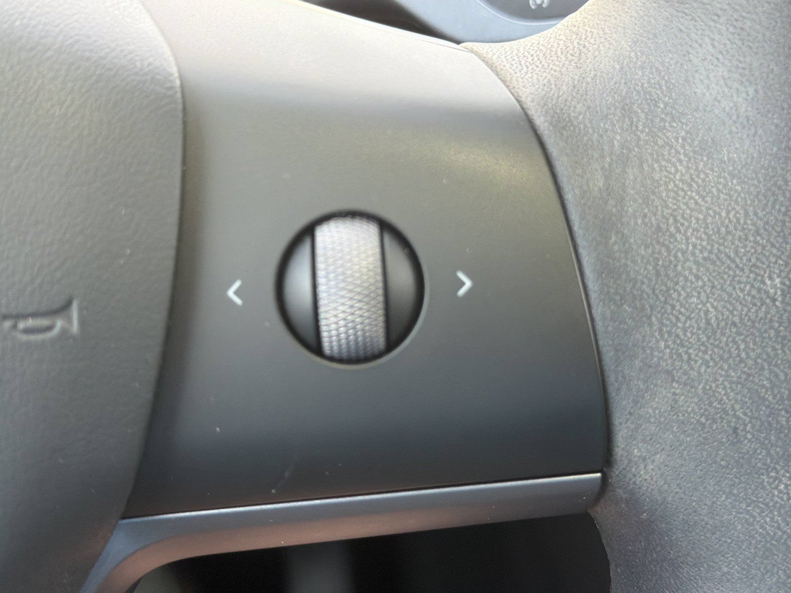 Used 2023 Tesla Model Y Performance AWD/4WD image 27