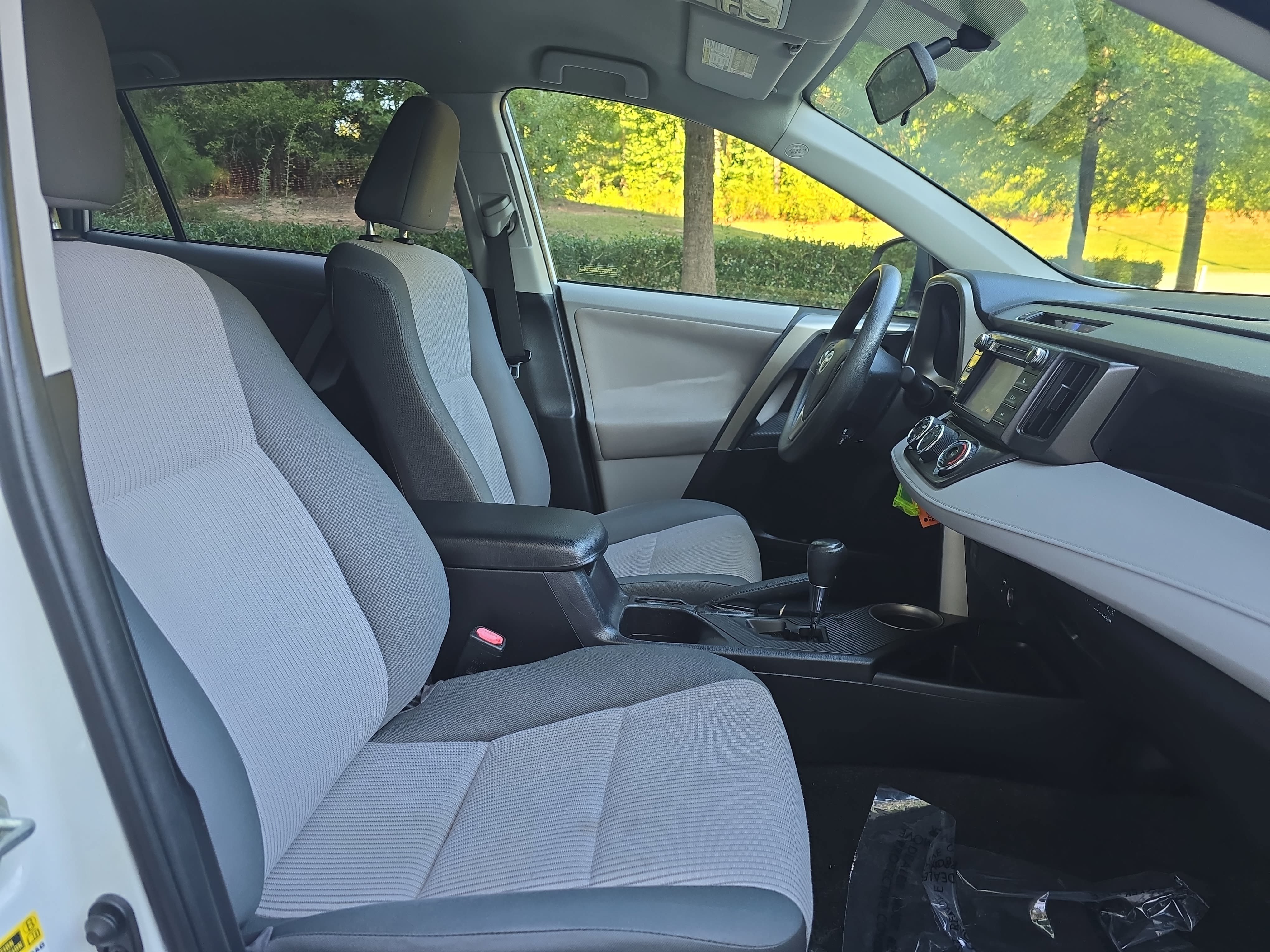 Used 2013 Toyota RAV4 LE FWD image 10