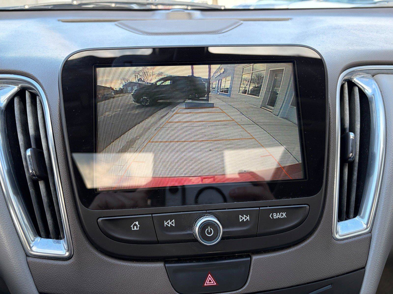 Used 2018 Chevrolet Malibu LT w/ Leather Package image 14