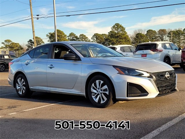 Used 2025 Nissan Altima 2.5 S image 4