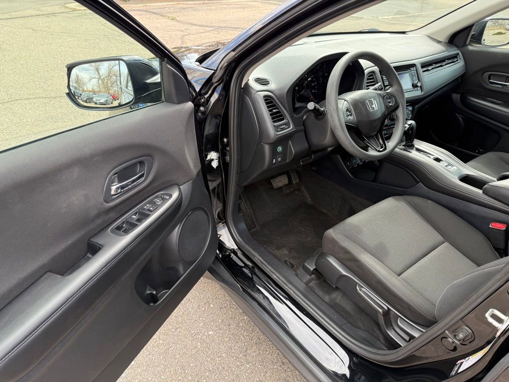 Used 2018 Honda HR-V LX image 12