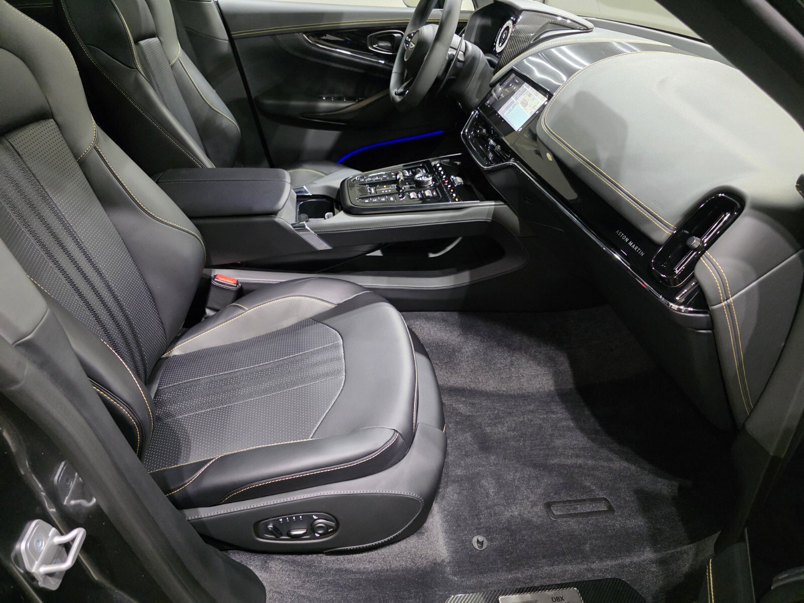 New 2025 Aston Martin DBX 707 image 23