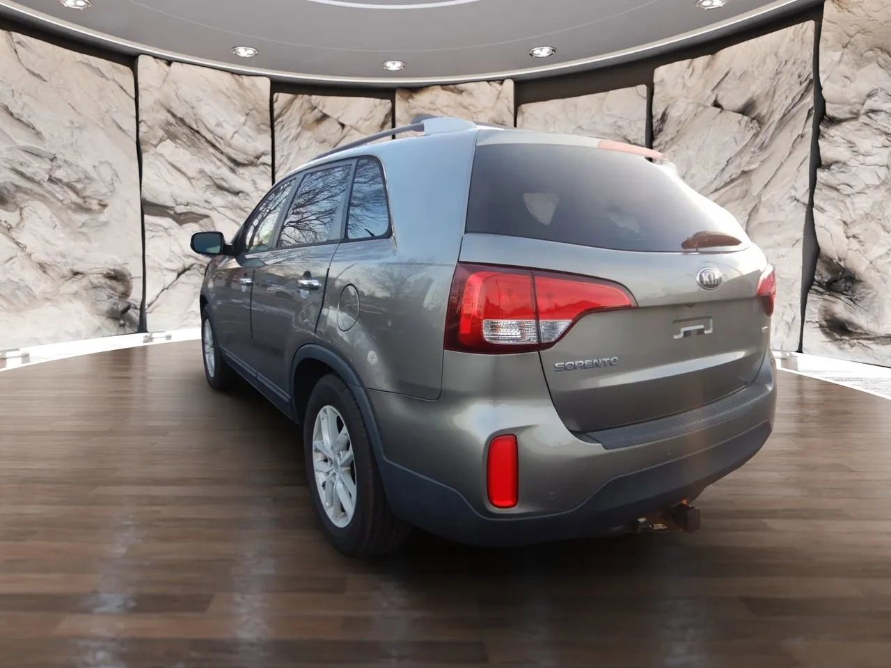 Used 2014 Kia Sorento LX image 9