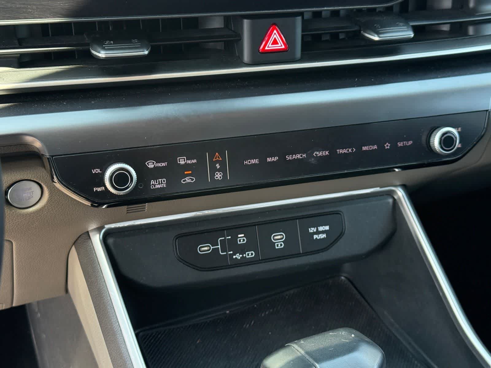 Used 2025 Kia Carnival FWD image 20